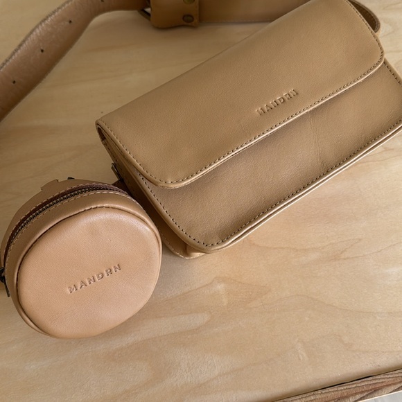 MANDRN Genuine Leather Fanny Pack ZIGGY- Sand - Picture 2 of 7